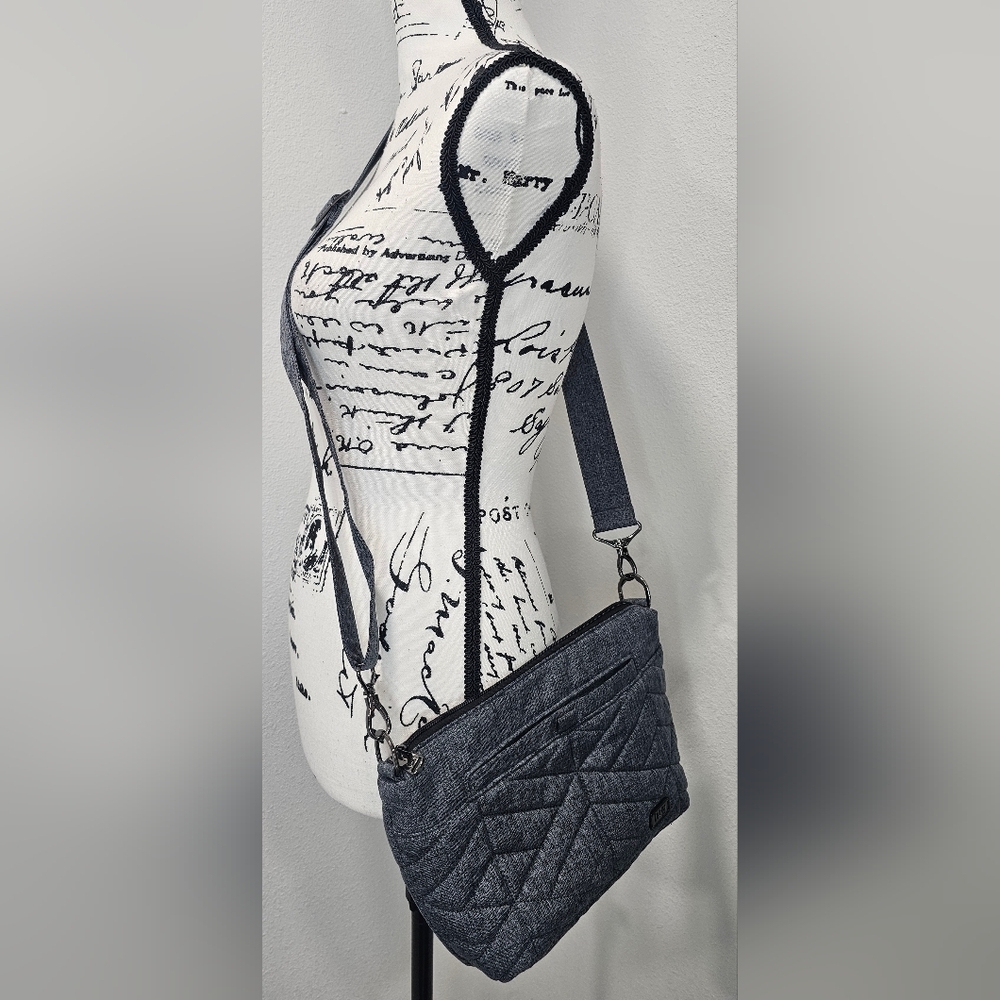 Lug Women's Flare Heather Gray Camo Interior Quilted RFID Crossbody Bag - Picture 3 of 16